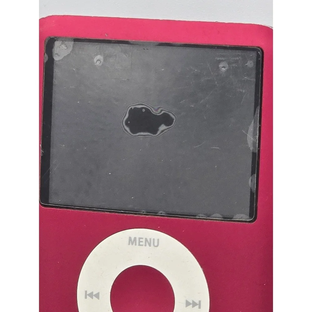 2 Apple iPod nano 8GB - 3rd Generation‎ - Green & Red A1236 For Parts! SEE PICS!